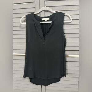 LOFT Black Sleeveless Blouse with V-neck and High Low Shirt Tail Hem Size XS